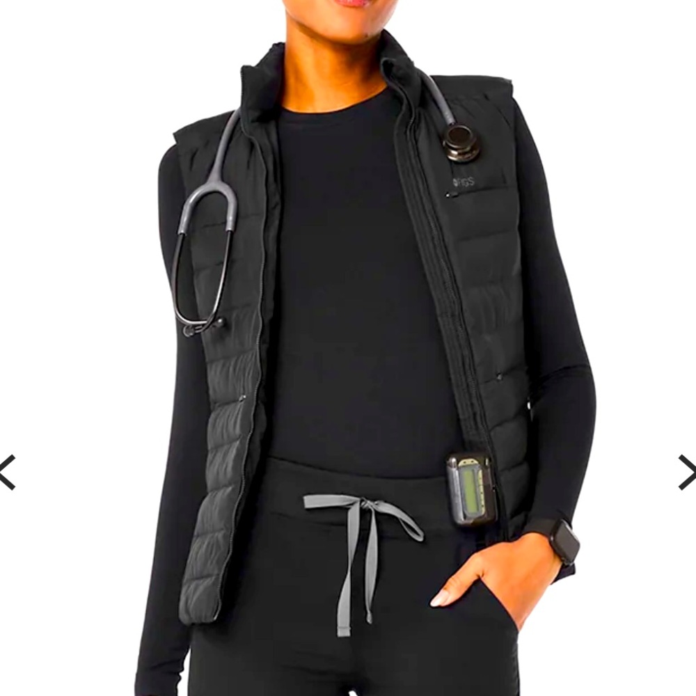 Figs On-Shift Packable Puffer Vest Black Small